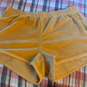 HollisterEveryday Women's Velvet Lounge Shorts - Mustard